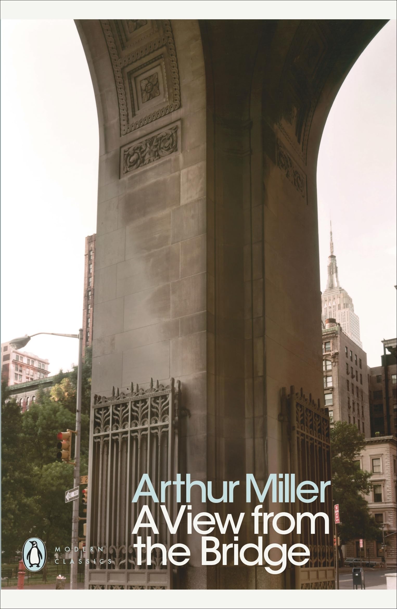A View from the Bridge (Penguin Modern Classics)