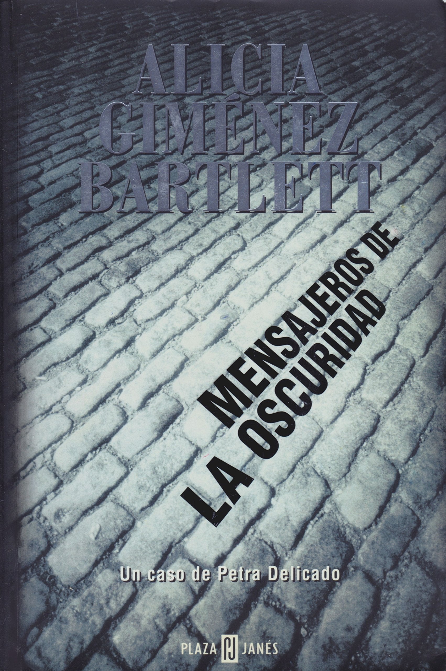 Mensajeros en la oscuridad