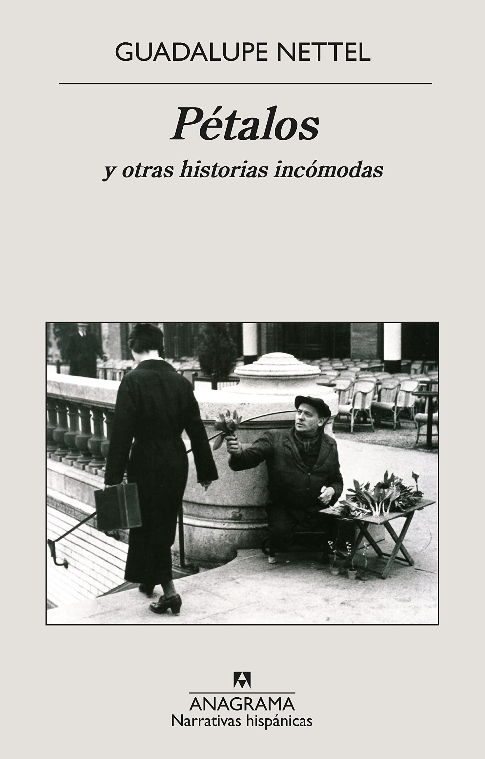 Pétalos y otras historias incómodas: 428 (Narrativas hispánicas)
