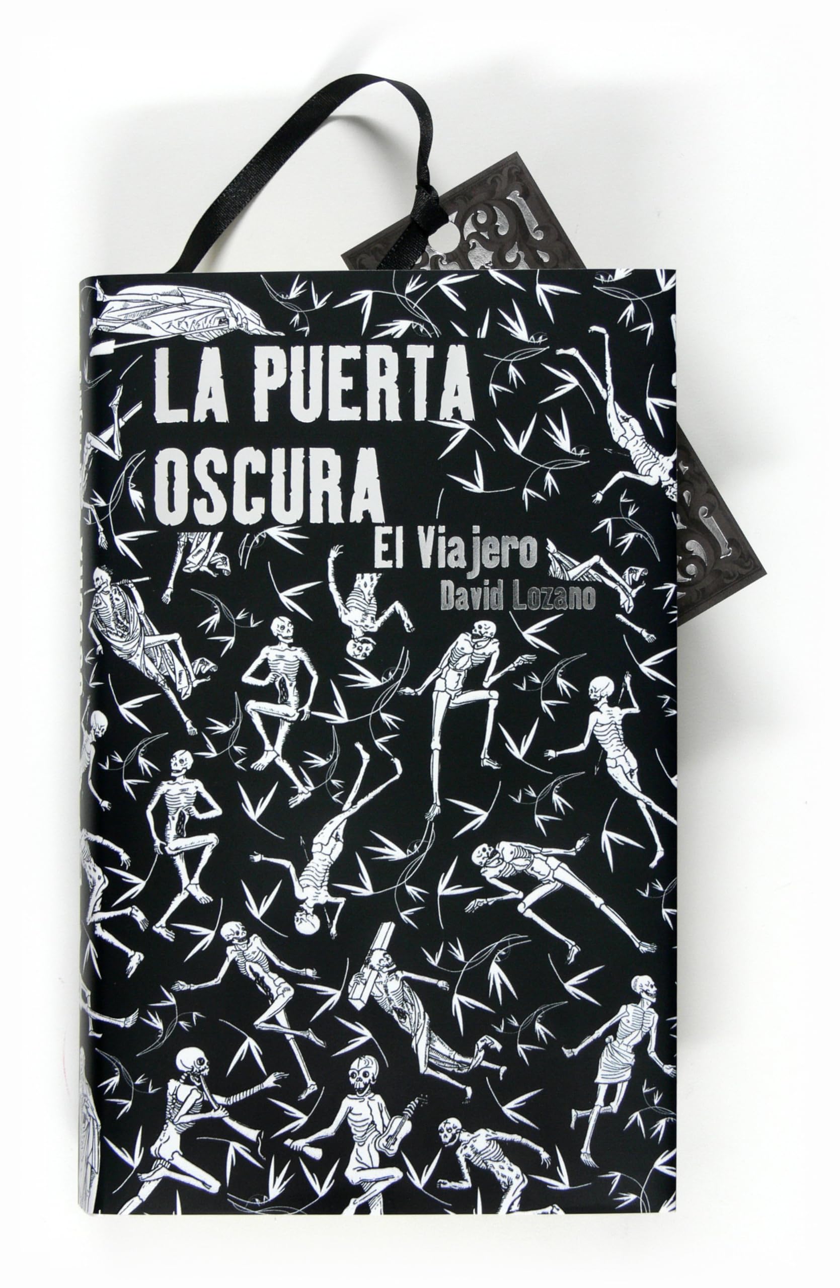 La puerta oscura