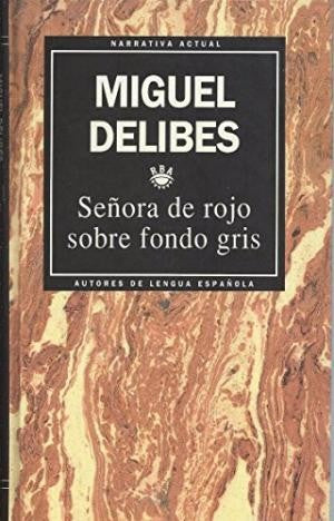 Señora de rojo sobre fondo gris